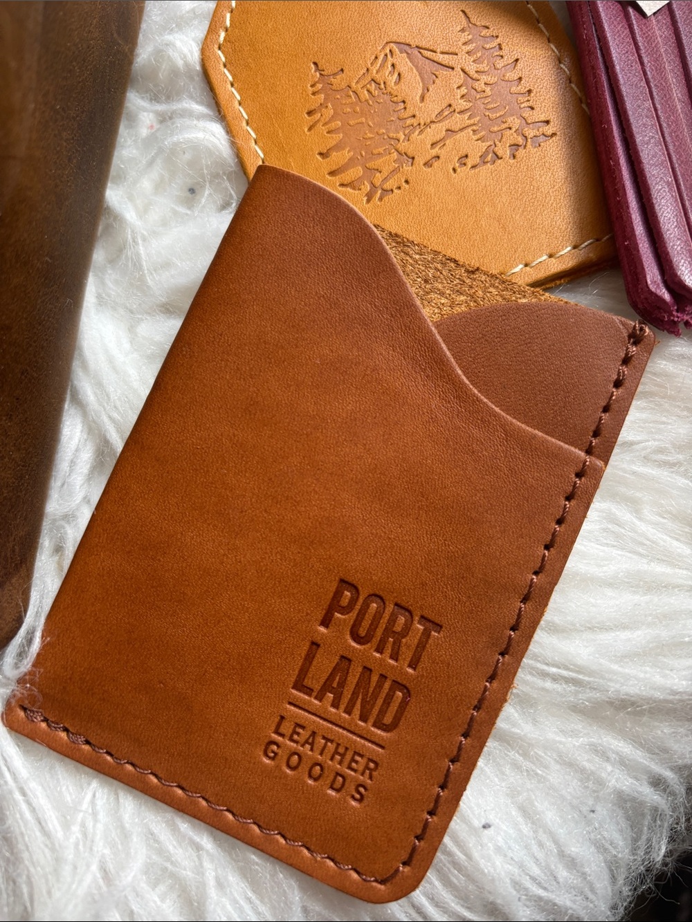 Portland Brown Leather Zip Cosmetic Pouch with luggage tag, card holder/tassel - Picture 3 of 6